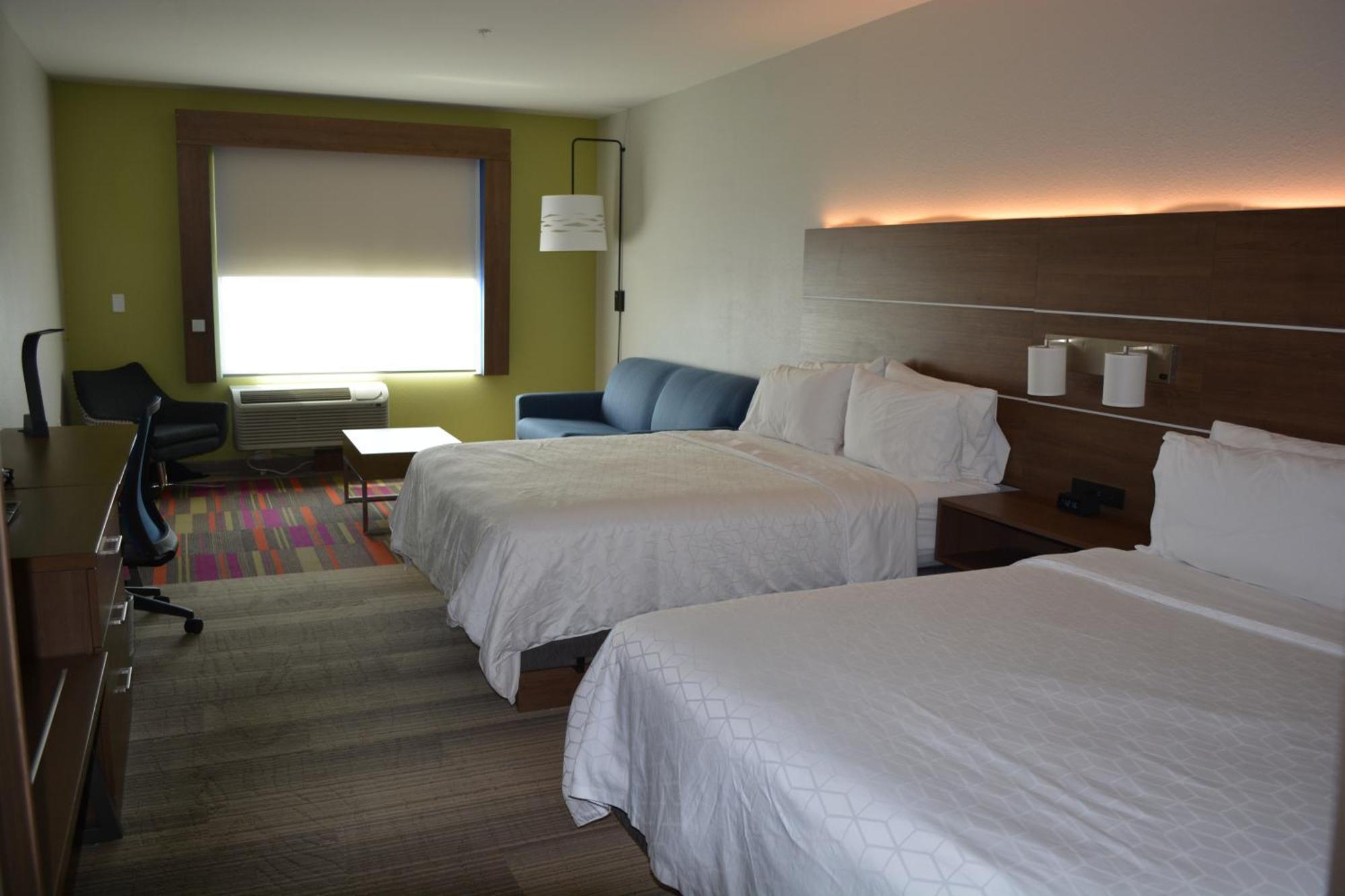 Holiday Inn Express & Suites Либерал Экстерьер фото