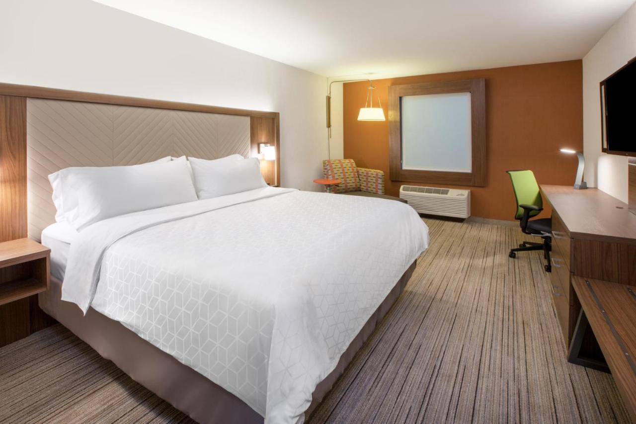 Holiday Inn Express & Suites Либерал Экстерьер фото